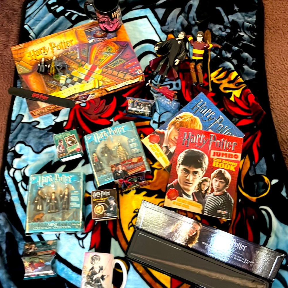 HARRY POTTER MERCHANDISE LOT!!!!!!